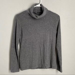UNIQLO Gray Fleece Sweater Heattech Turtleneck Long Sleeves